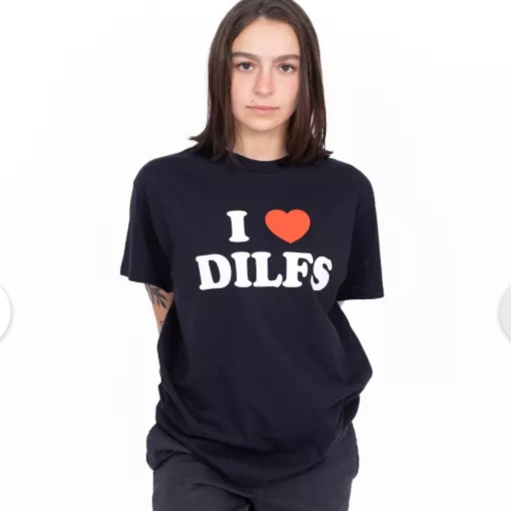 Spencer's Exclusive Official I Heart DILFS Logo Funny Black Tee Unisex Sz Small